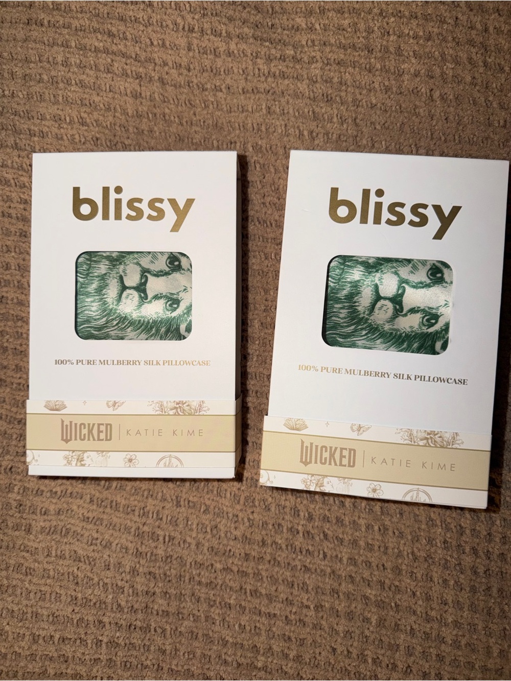 Two Blissy x WICKED Mulberry Silk Pillowcases in Green Print BRAND NEW